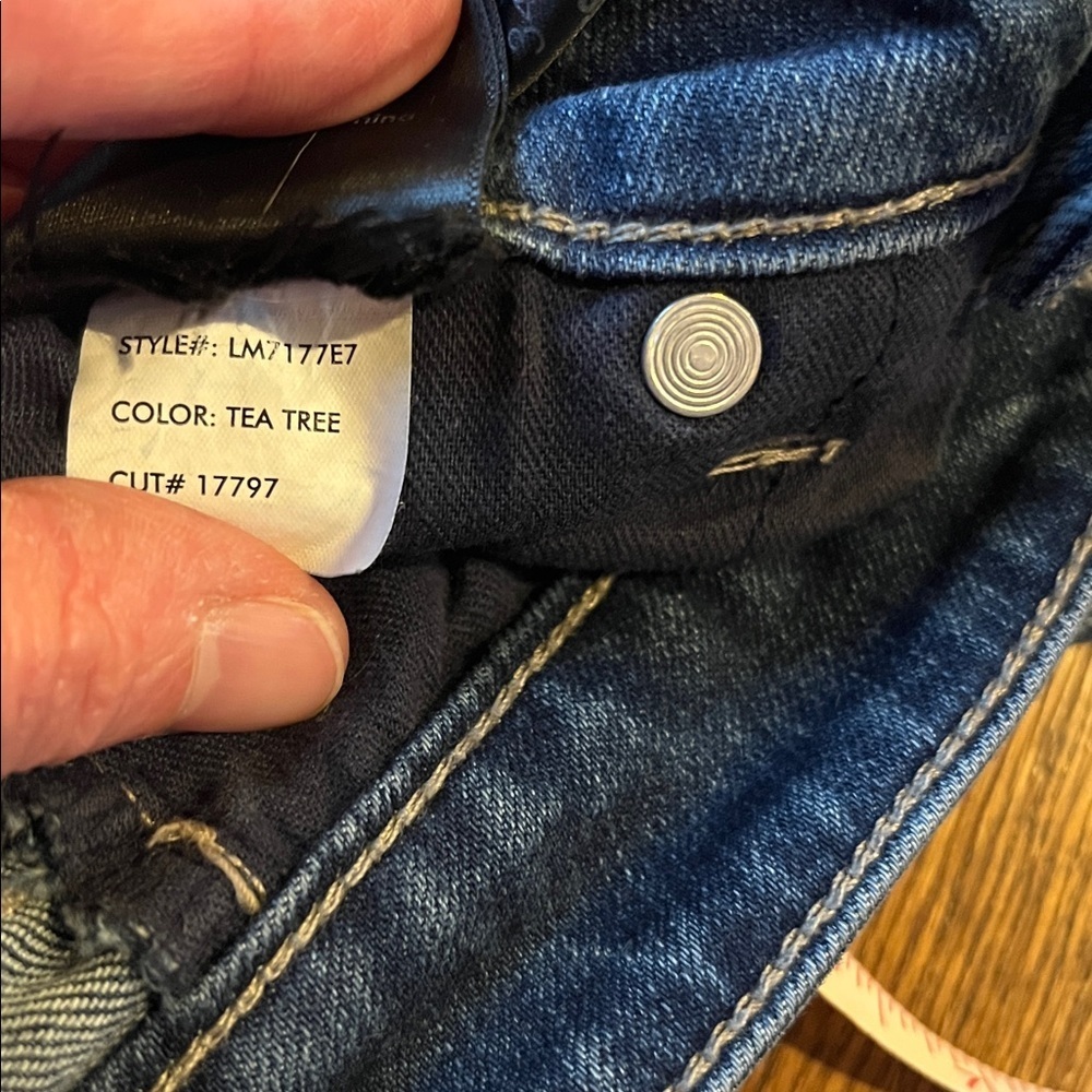 Liverpool Cropped Jean Color Tea Tree  Size 4 - Picture 9 of 11